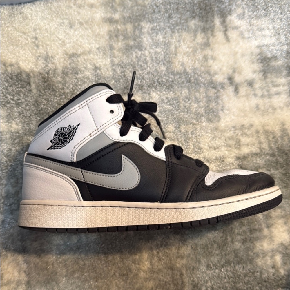 Jordan Black and White Sneakers Classic High-Top Design